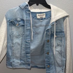 Jean jacket with cotton sleeves, size xl but fits like a small